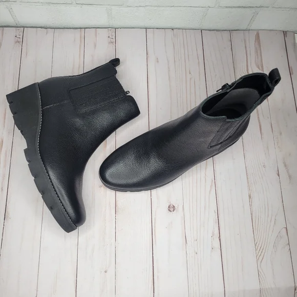 Vionic Women's Aria Wedge Ankle Booties - Picture 2 of 8